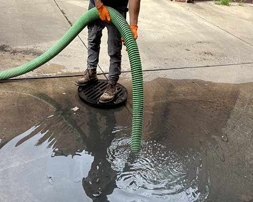 parking lot storm drain cleaning in chicago.